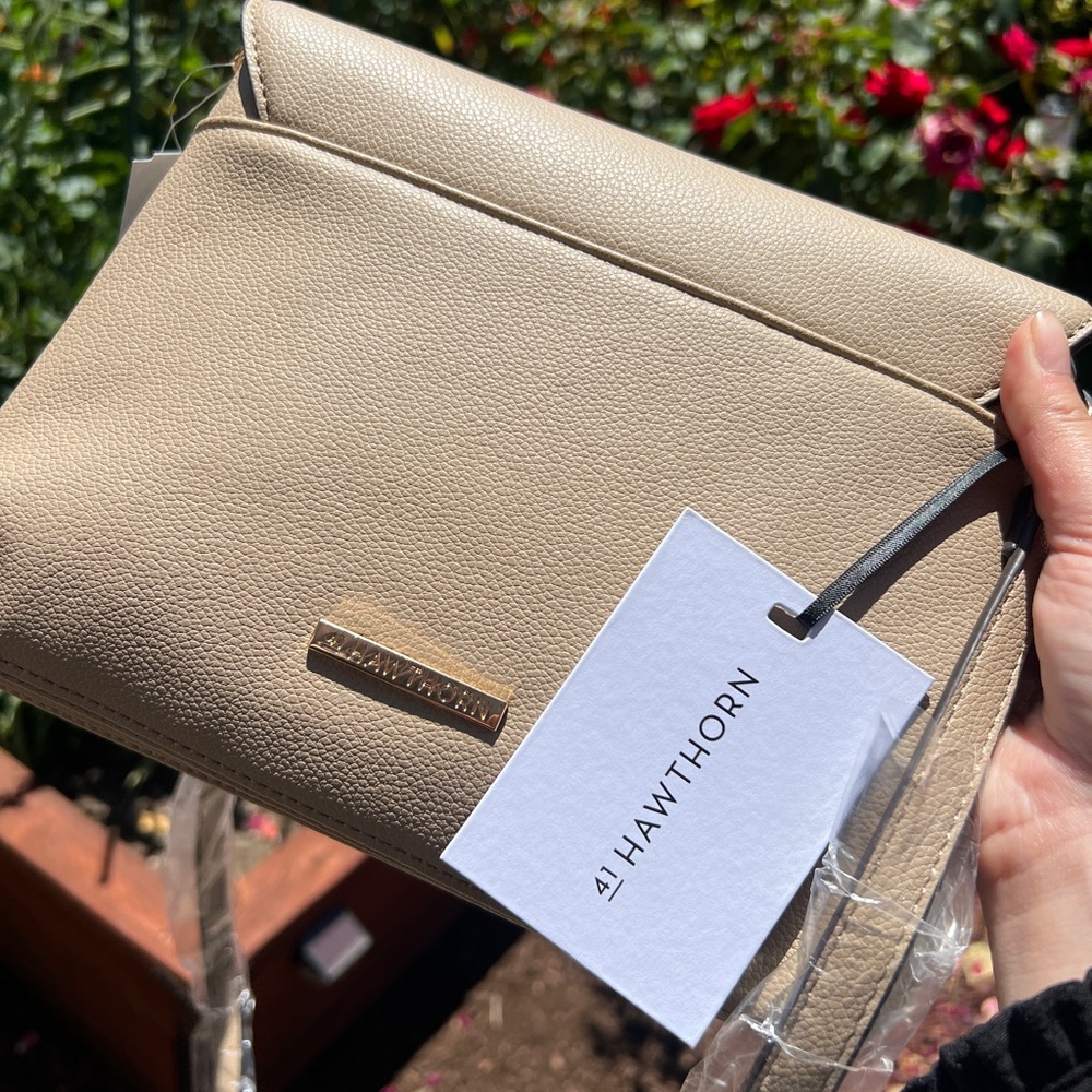 41 Hawthorn Beige Clutch